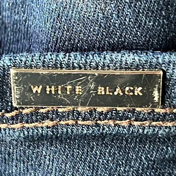 White House Black Market The Slim Jean Size 4 - Picture 9 of 10